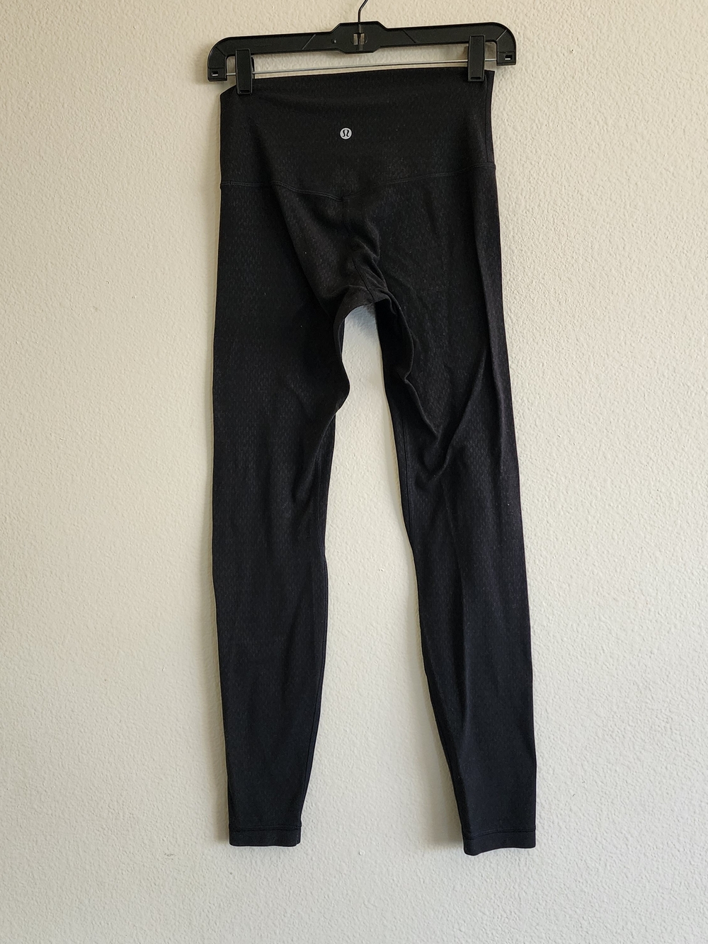 LULULEMON Black Embossed Textured High Rise Align Leggings Size 6 - Picture 6 of 7
